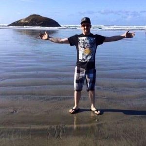 Meet your Posher, Dustin